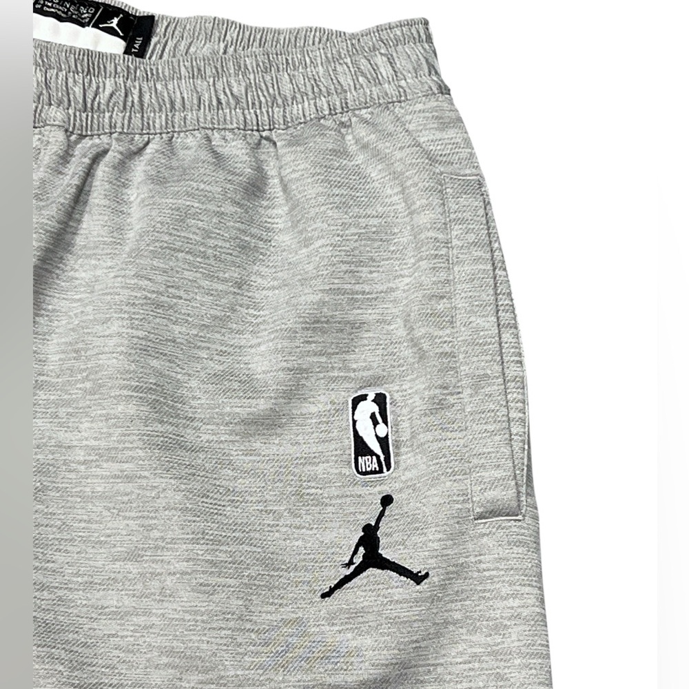 Nike Jordan Men's Charlotte Hornets Team Issued Gray Shorts Size XLT - Picture 2 of 7